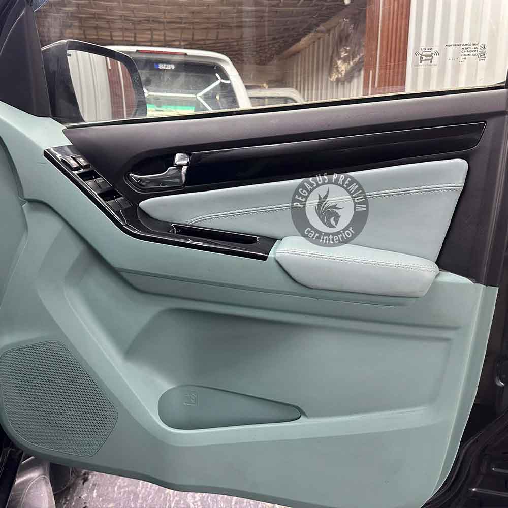 Isuzu Interior Modification in Blue & Black - Pegasus Premium
