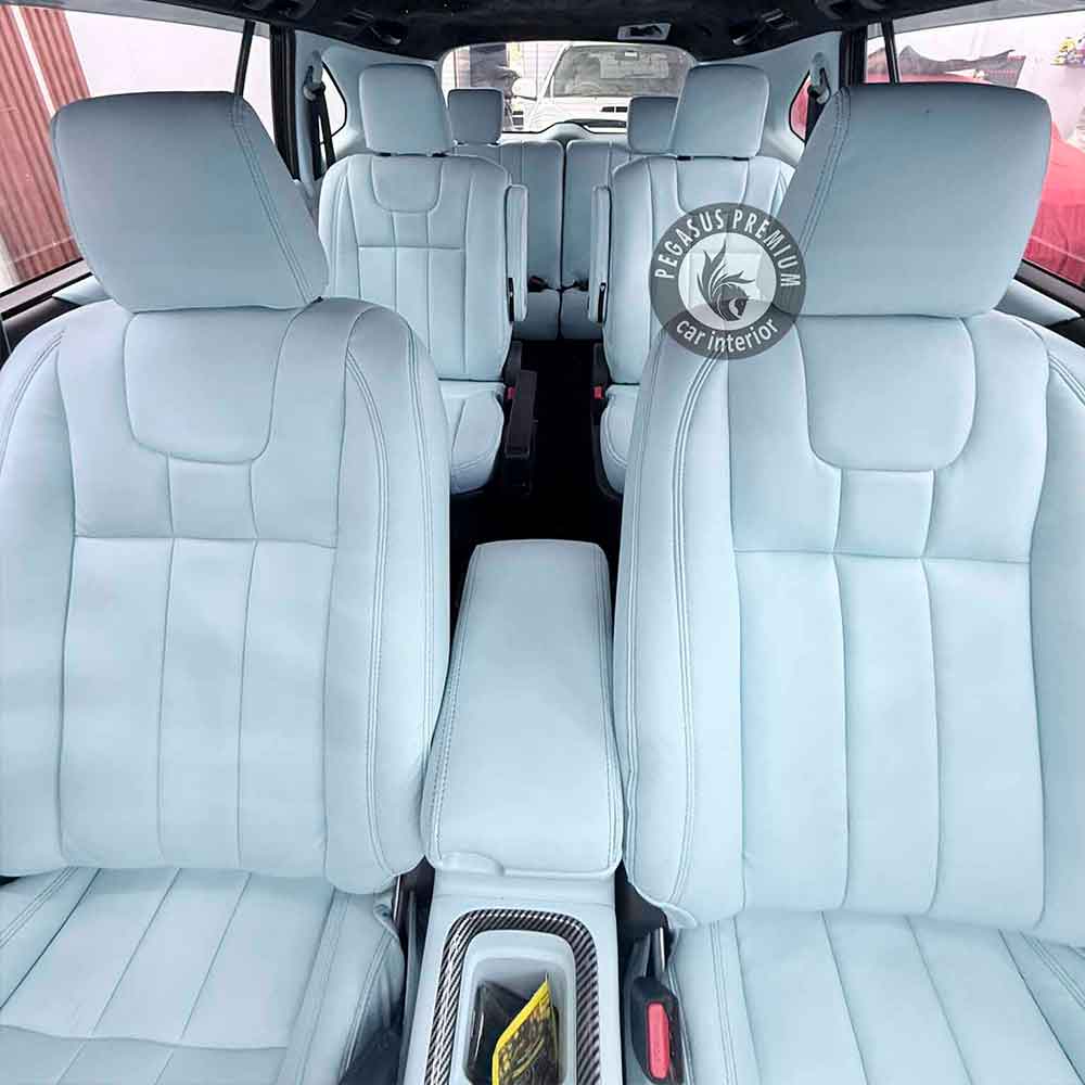 Toyota Innova Hycross Interior Modification in Blue - Pegasus Premium ...